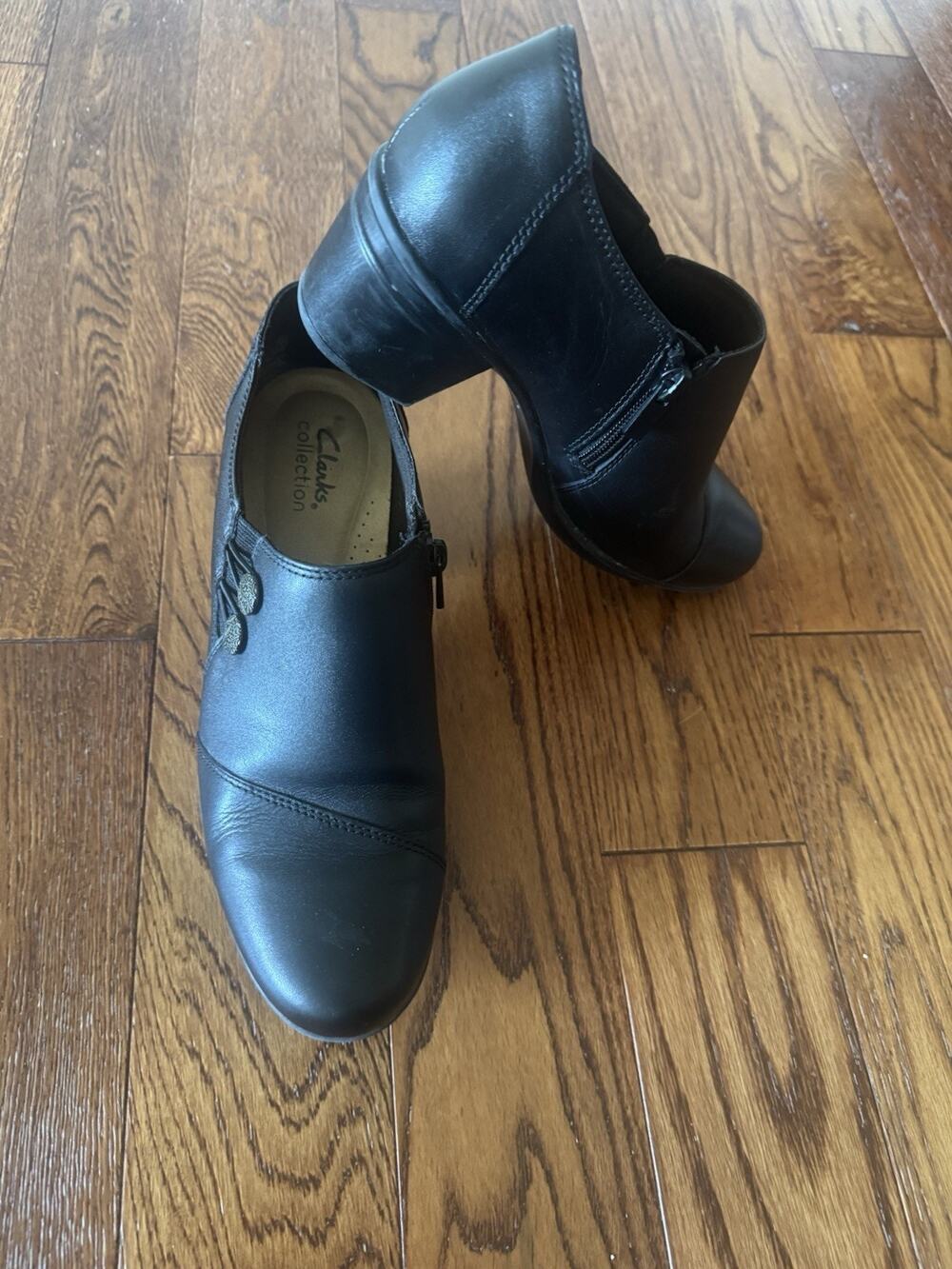 Clarks Collection Emslie Warren Ankle Booties Women's 8.5 Black Leather Buttons